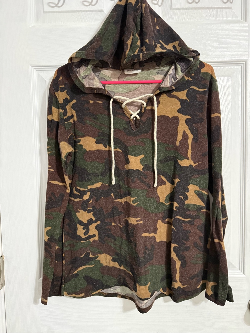 Free Kisses Camo Hooded Pullover - Green/Brown